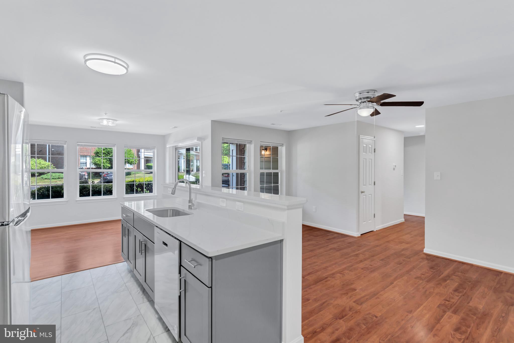 LAKETREE - Residential