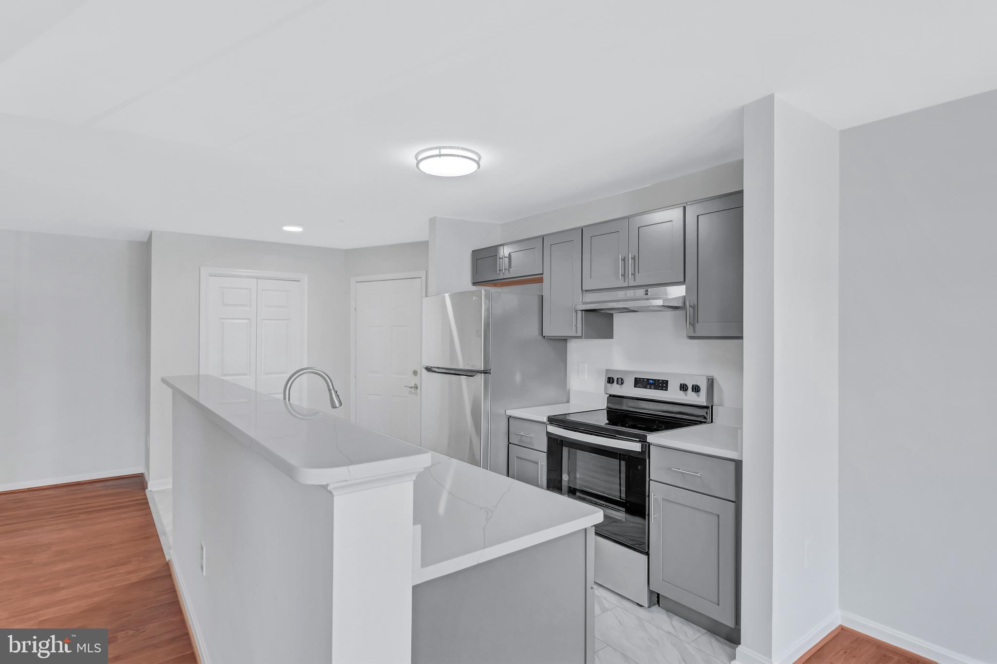 LAKETREE - Residential