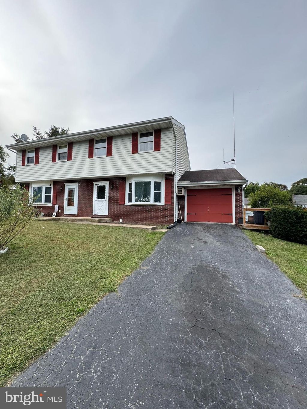 Photo of 11 Clarendon Drive, LANCASTER, PA 17603 (MLS # PALA2075468)
