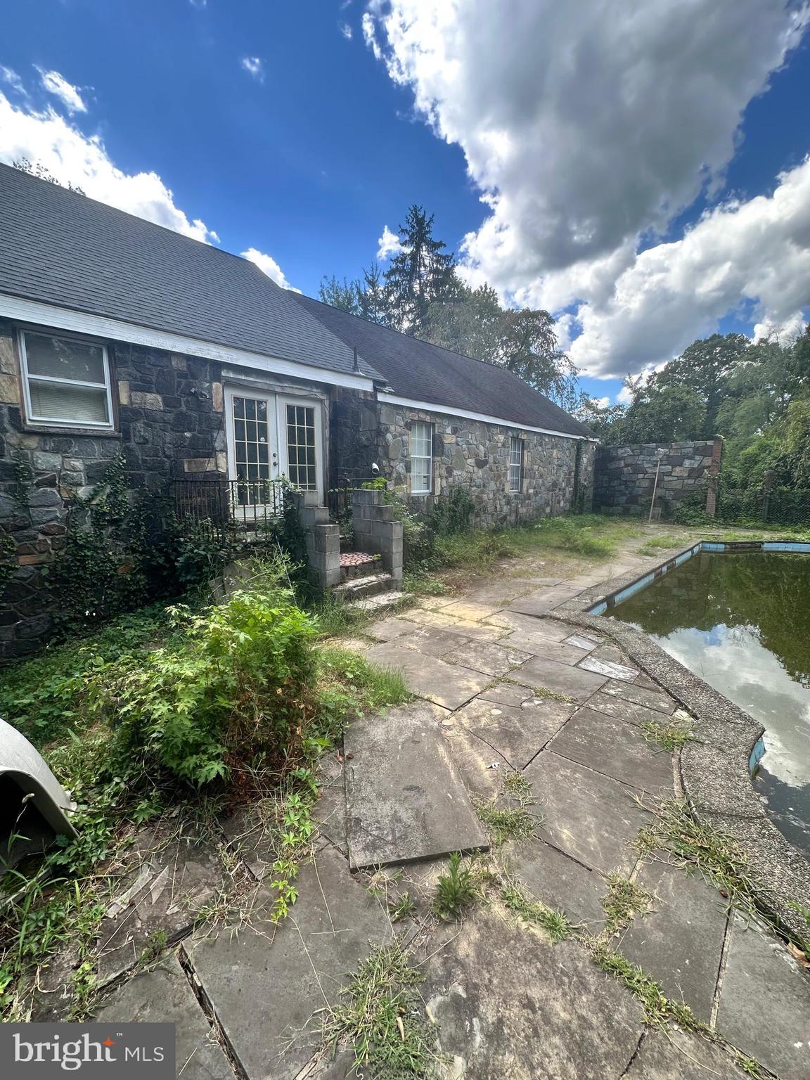 1700 COLLINGWOOD ROAD