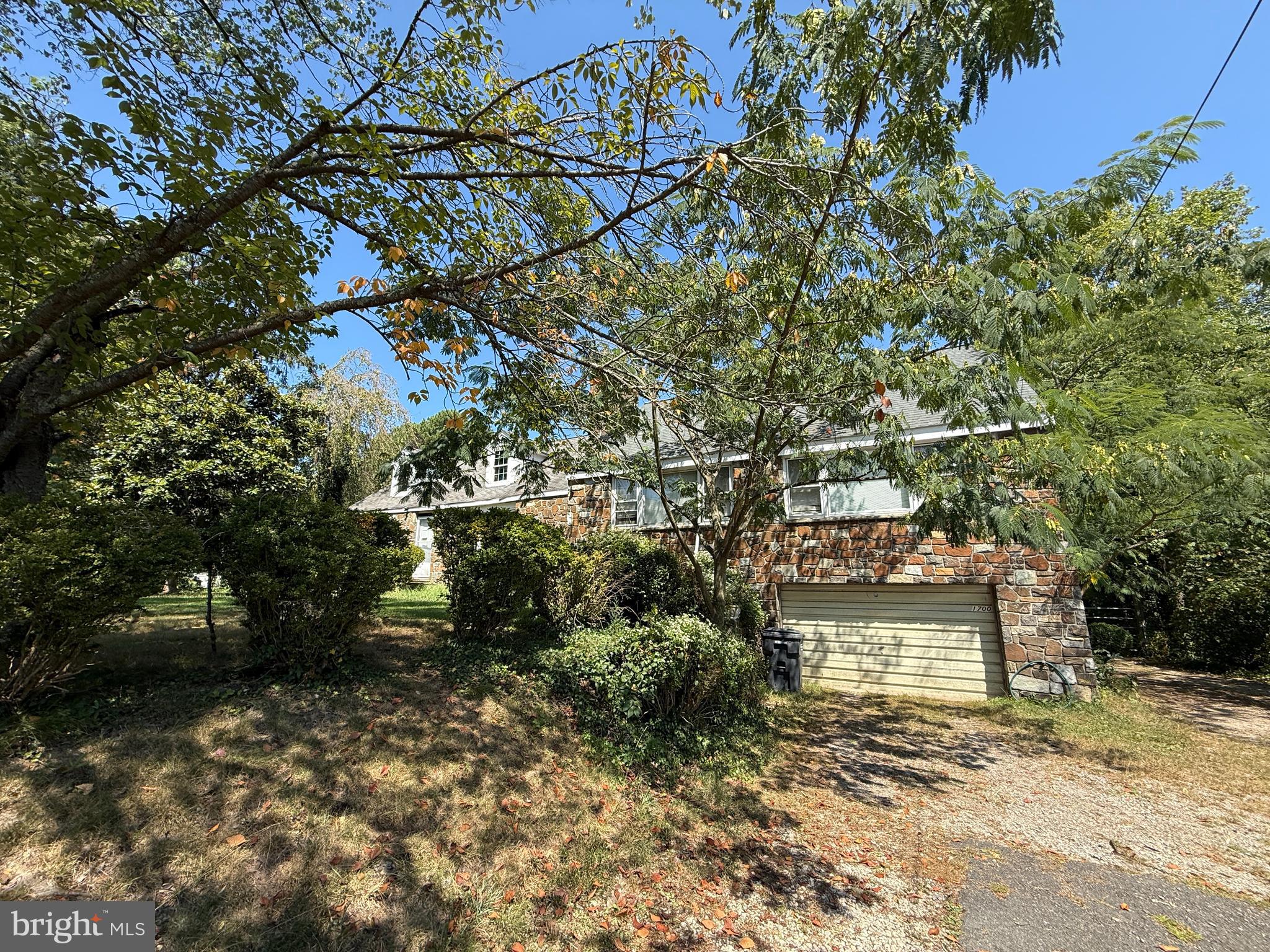 1700 COLLINGWOOD ROAD