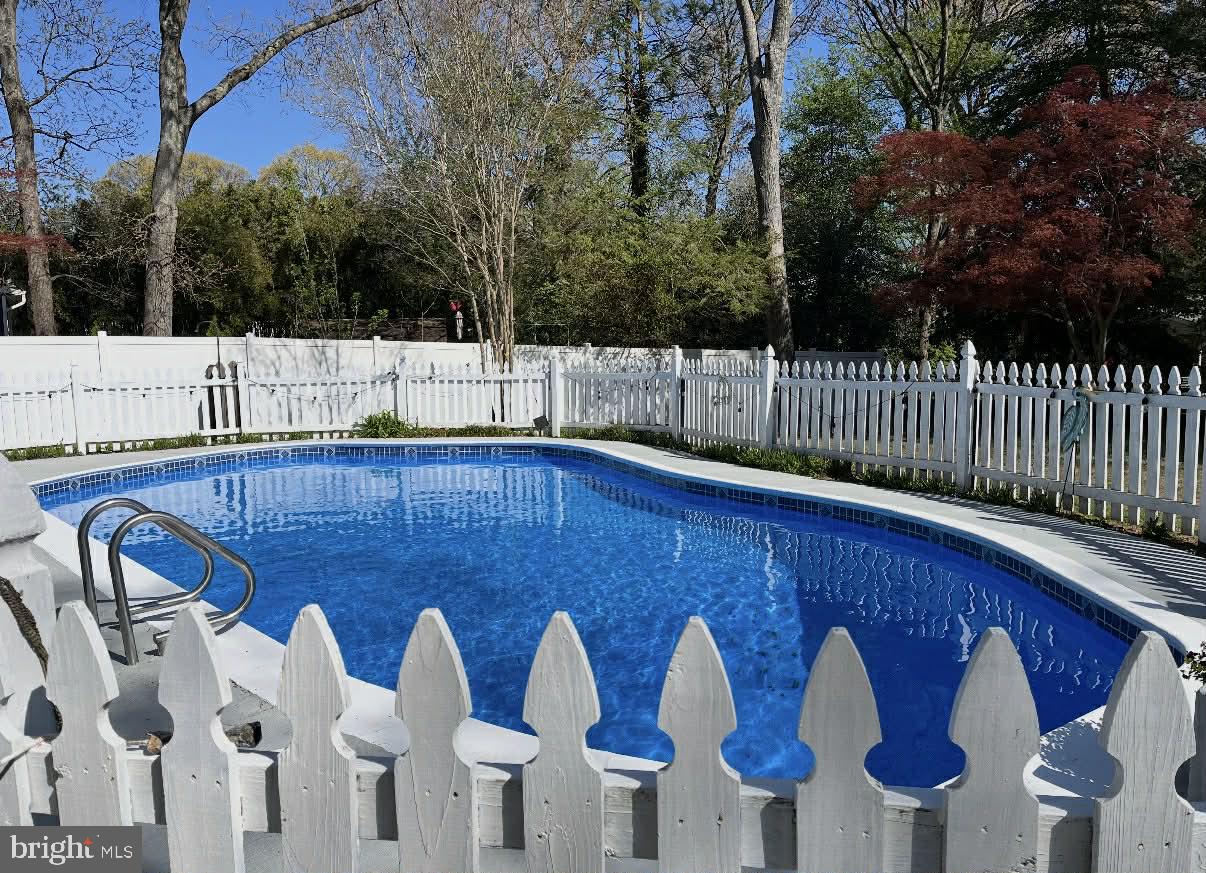 BAYBERRY ON THE MAGOTHY - Residential