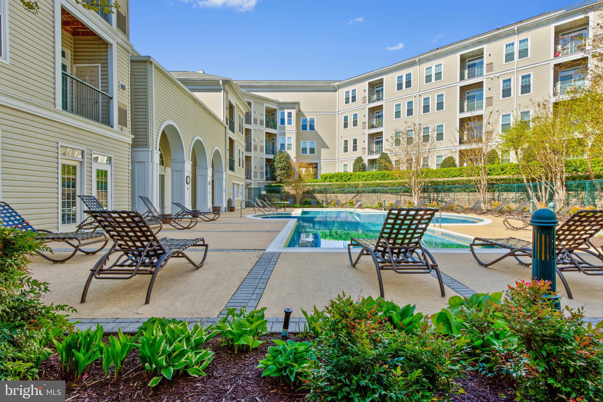 THE GROVE AT ARLINGTON - Residential Lease