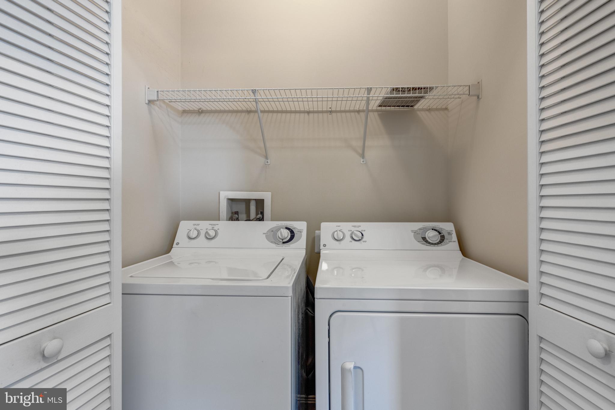 THE GROVE AT ARLINGTON - Residential Lease