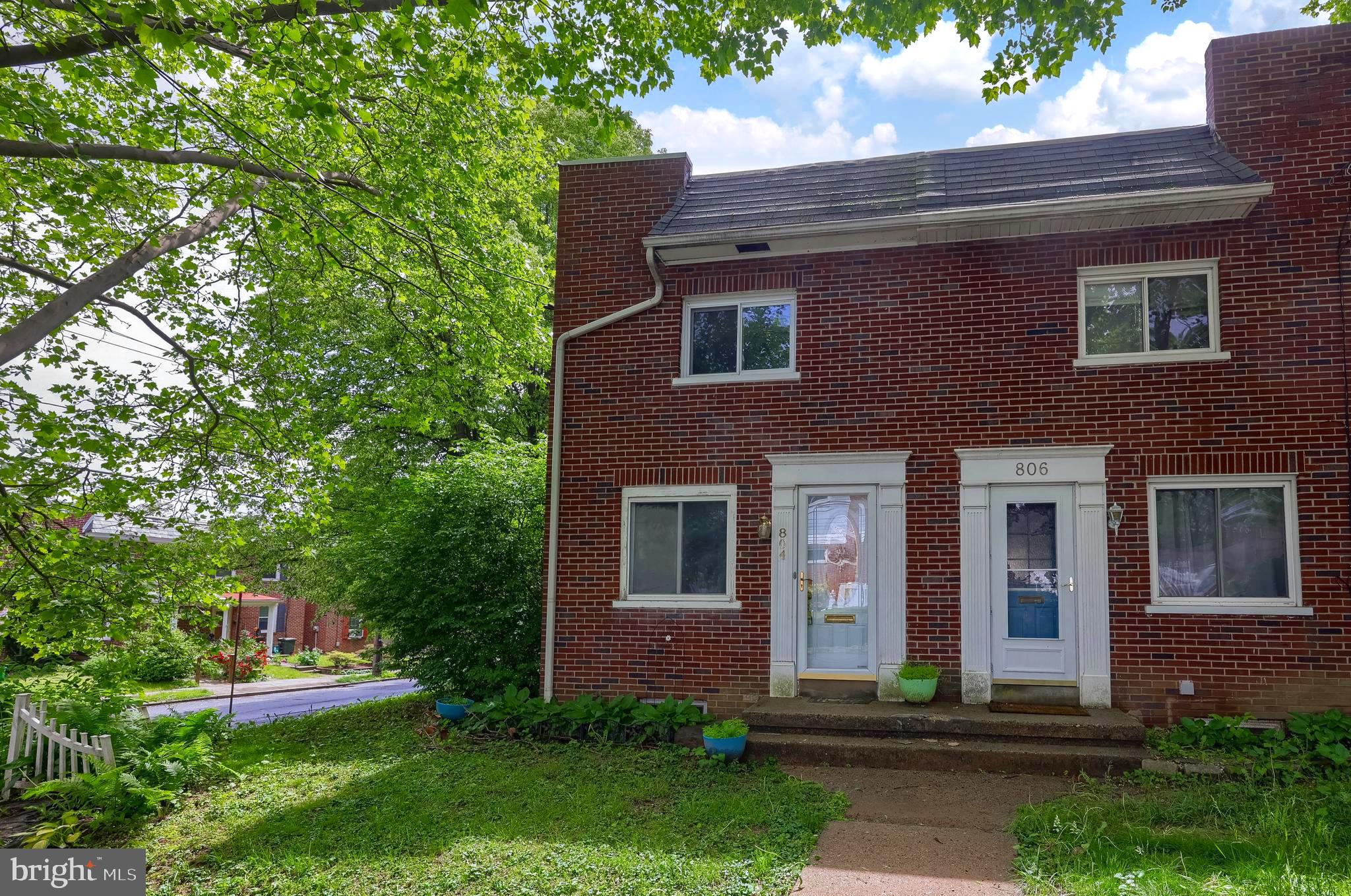 Great Opportunity... Solid End of Row Townhouse with Potential!
This 2-bedroom, 1-bath end-of-row townhouse is full of potential and ready for your personal touch. Featuring a strong and solid structure, this home offers a great foundation for a first-time buyer, investor, or anyone looking to add value with cosmetic updates. Enjoy the added privacy of an end unit, functional kitchen space, and two comfortably sized bedrooms. With a little vision and TLC, this home could truly shine. Don’t miss this chance to create your ideal home or investment property!