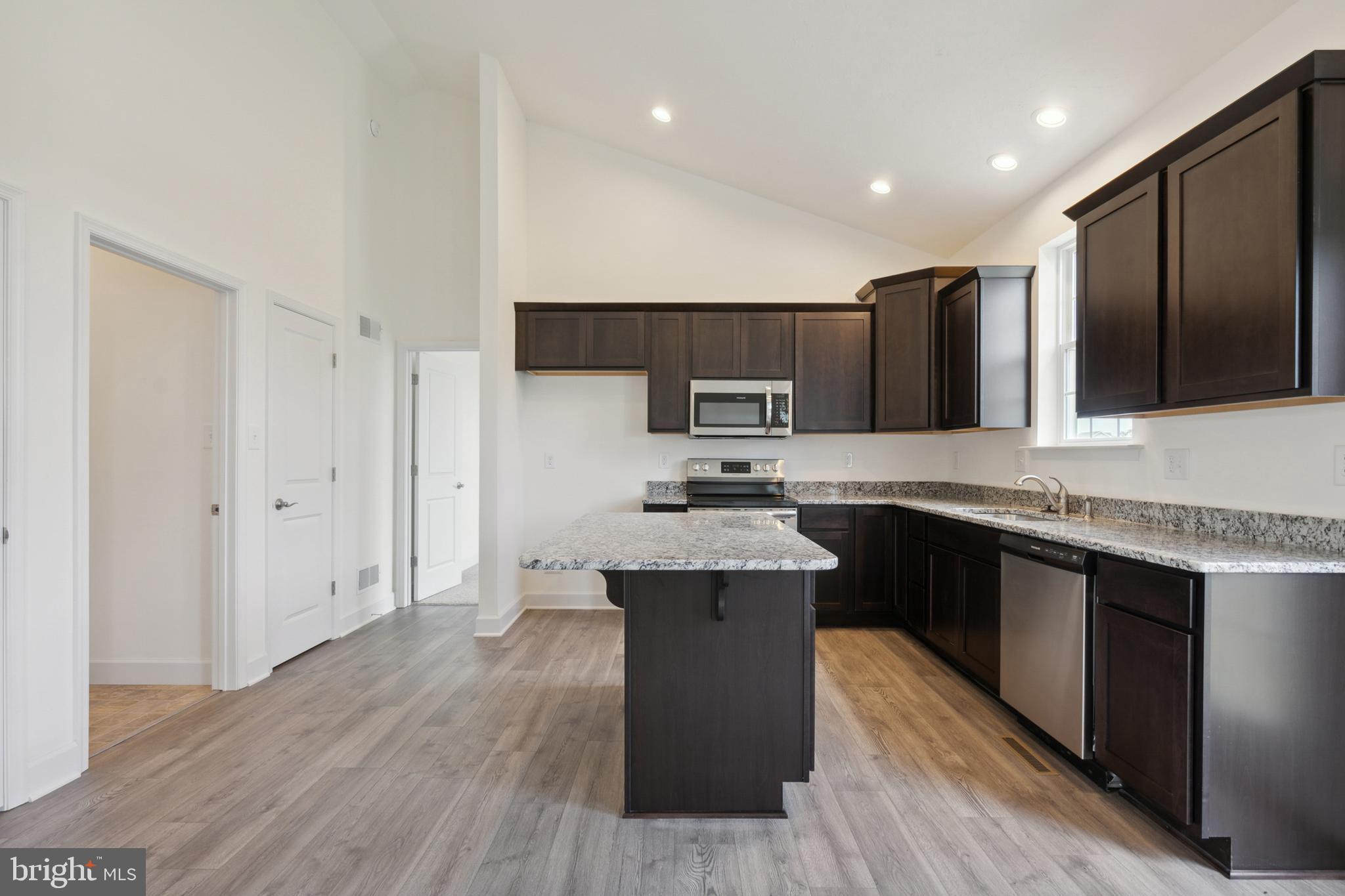 CUMBERLAND VILLAGE - Residential