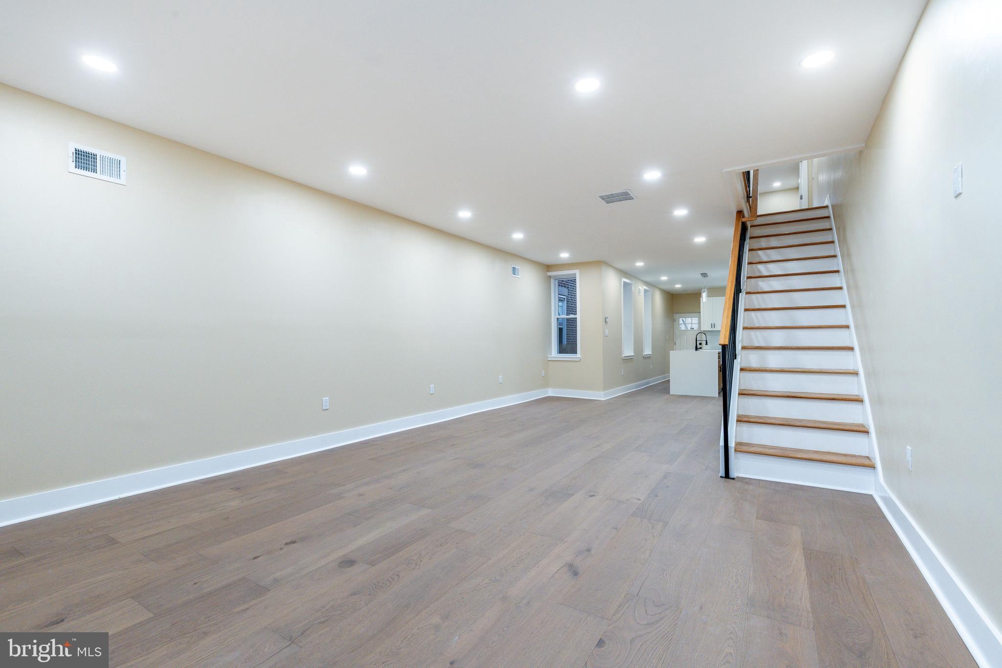 PORT RICHMOND - Residential