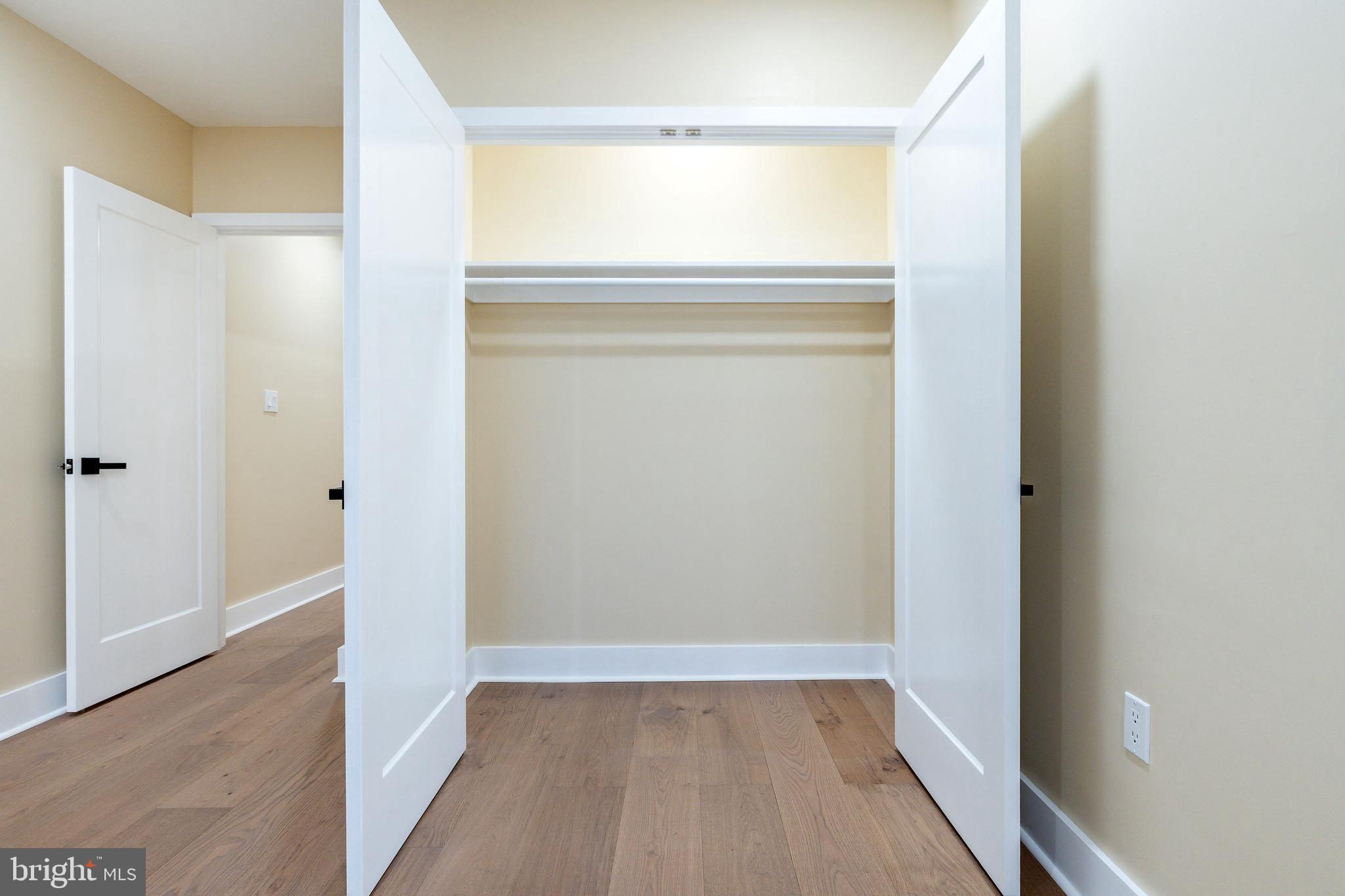 PORT RICHMOND - Residential