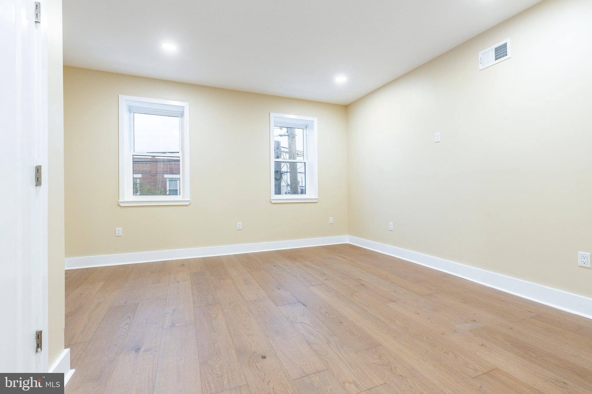 PORT RICHMOND - Residential