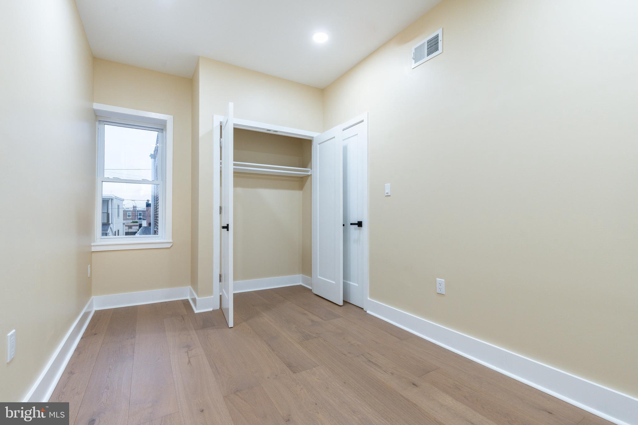 PORT RICHMOND - Residential