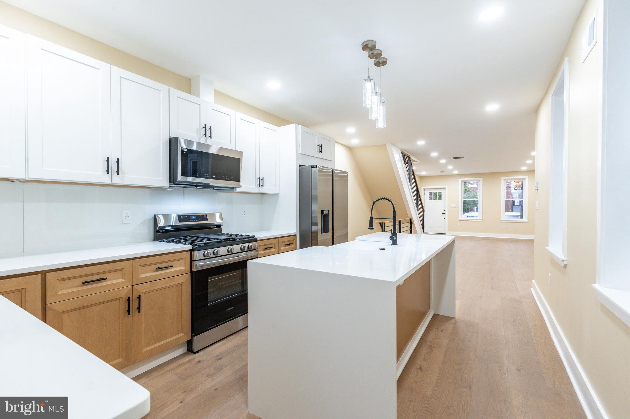 PORT RICHMOND - Residential