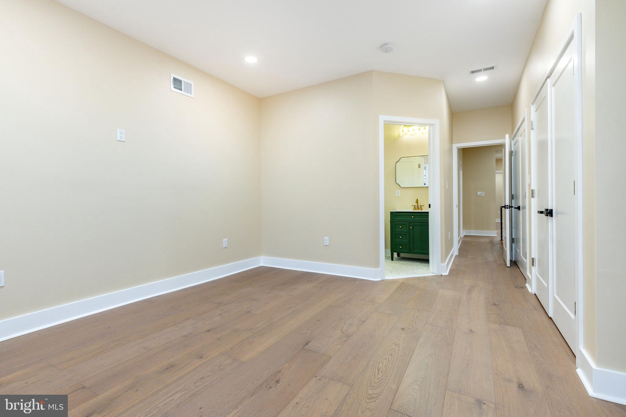 PORT RICHMOND - Residential