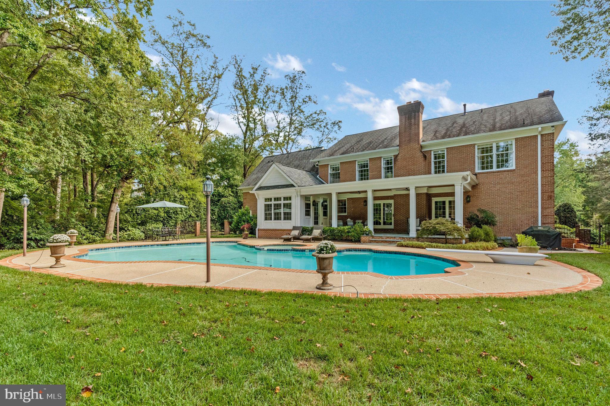 SUMMERWOOD - Residential