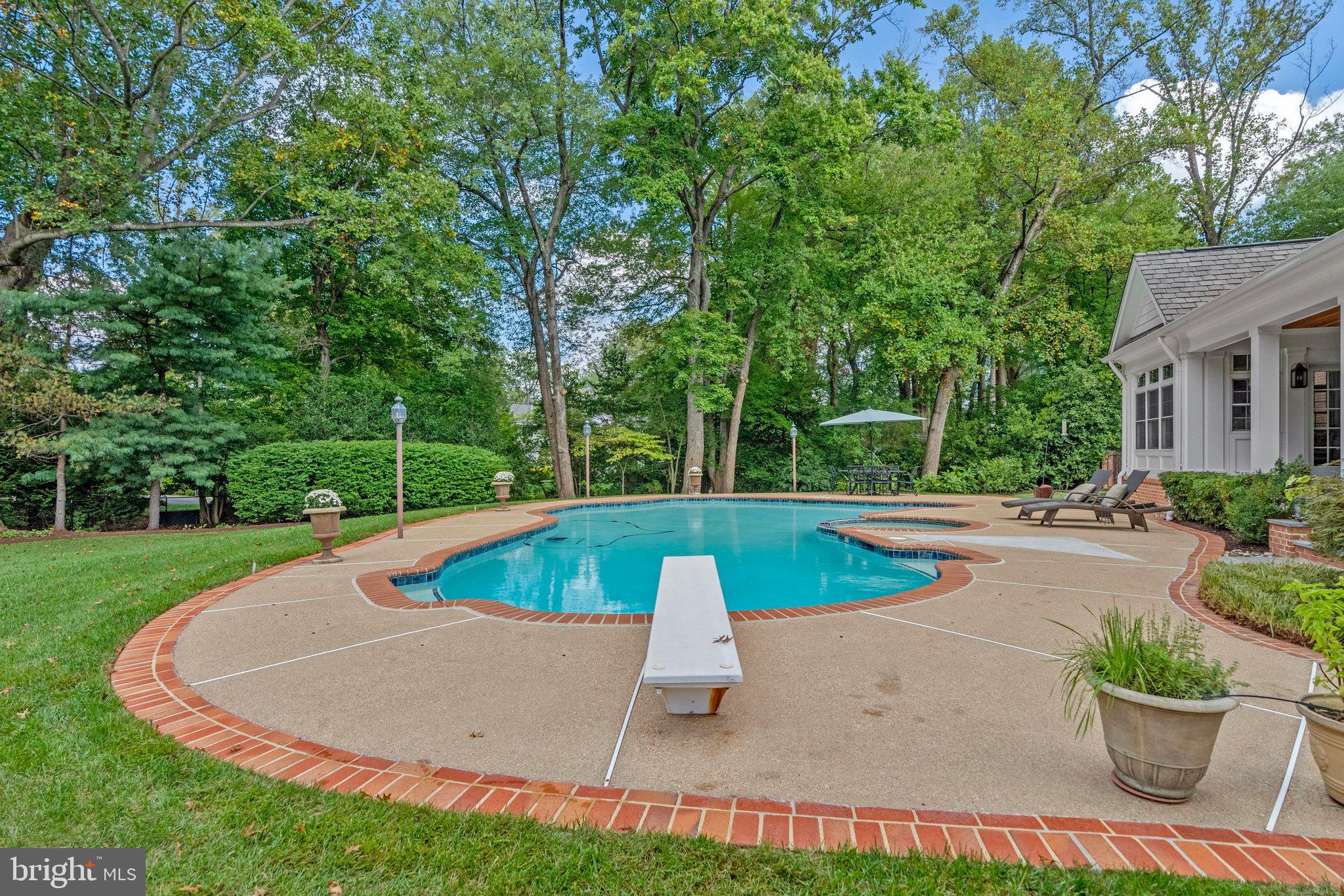 SUMMERWOOD - Residential