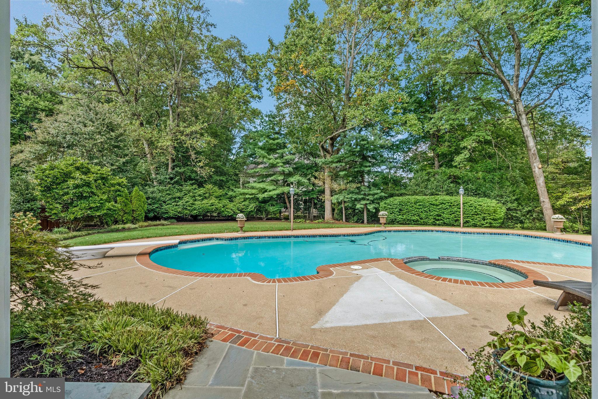 SUMMERWOOD - Residential