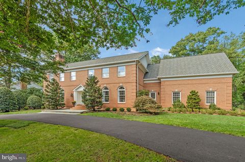 8306 SUMMERWOOD DRIVE MCLEAN VA 22102