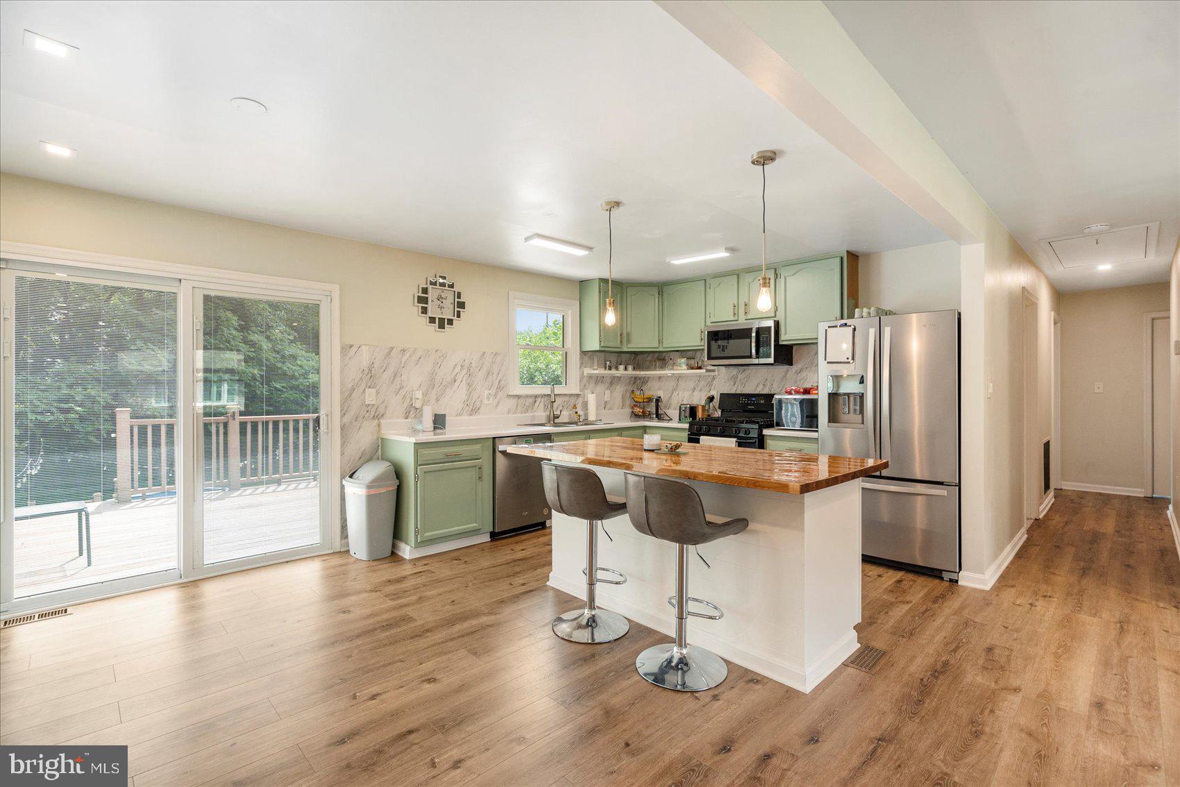 GOLDEN TREE - Residential