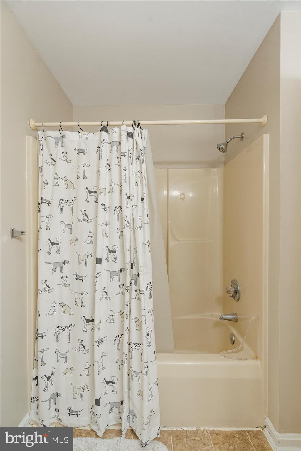 GOLDEN TREE - Residential