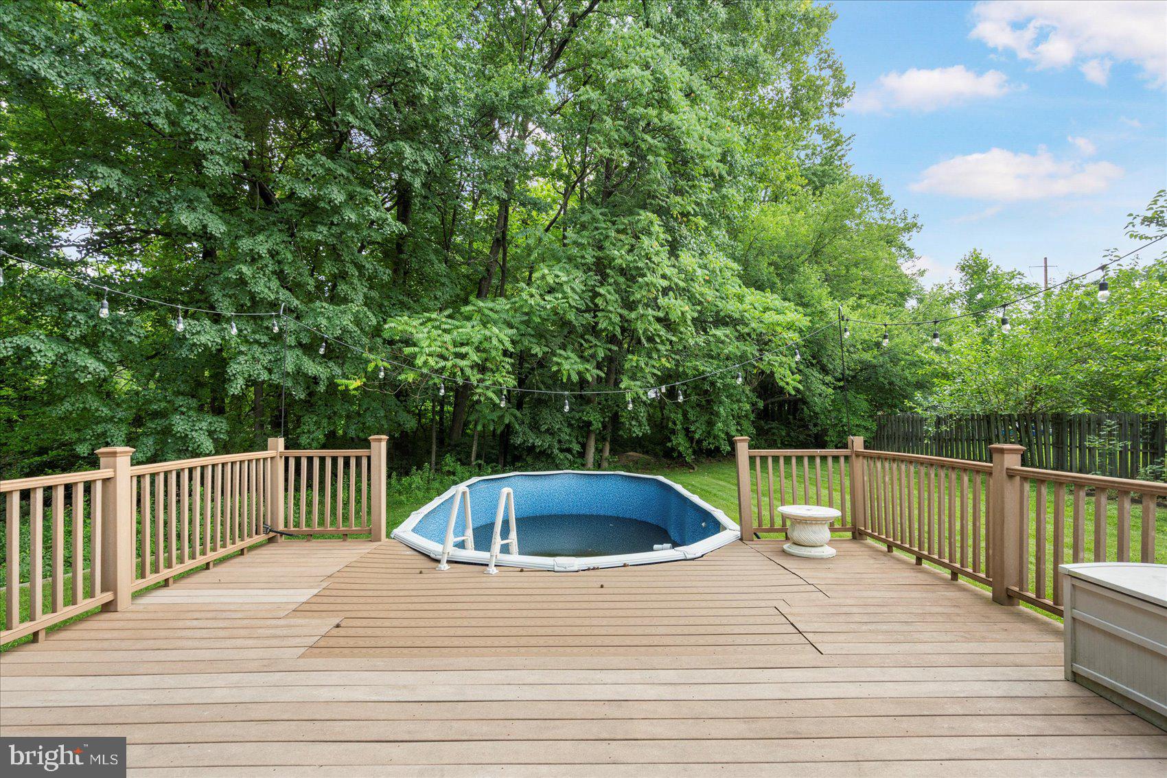 GOLDEN TREE - Residential