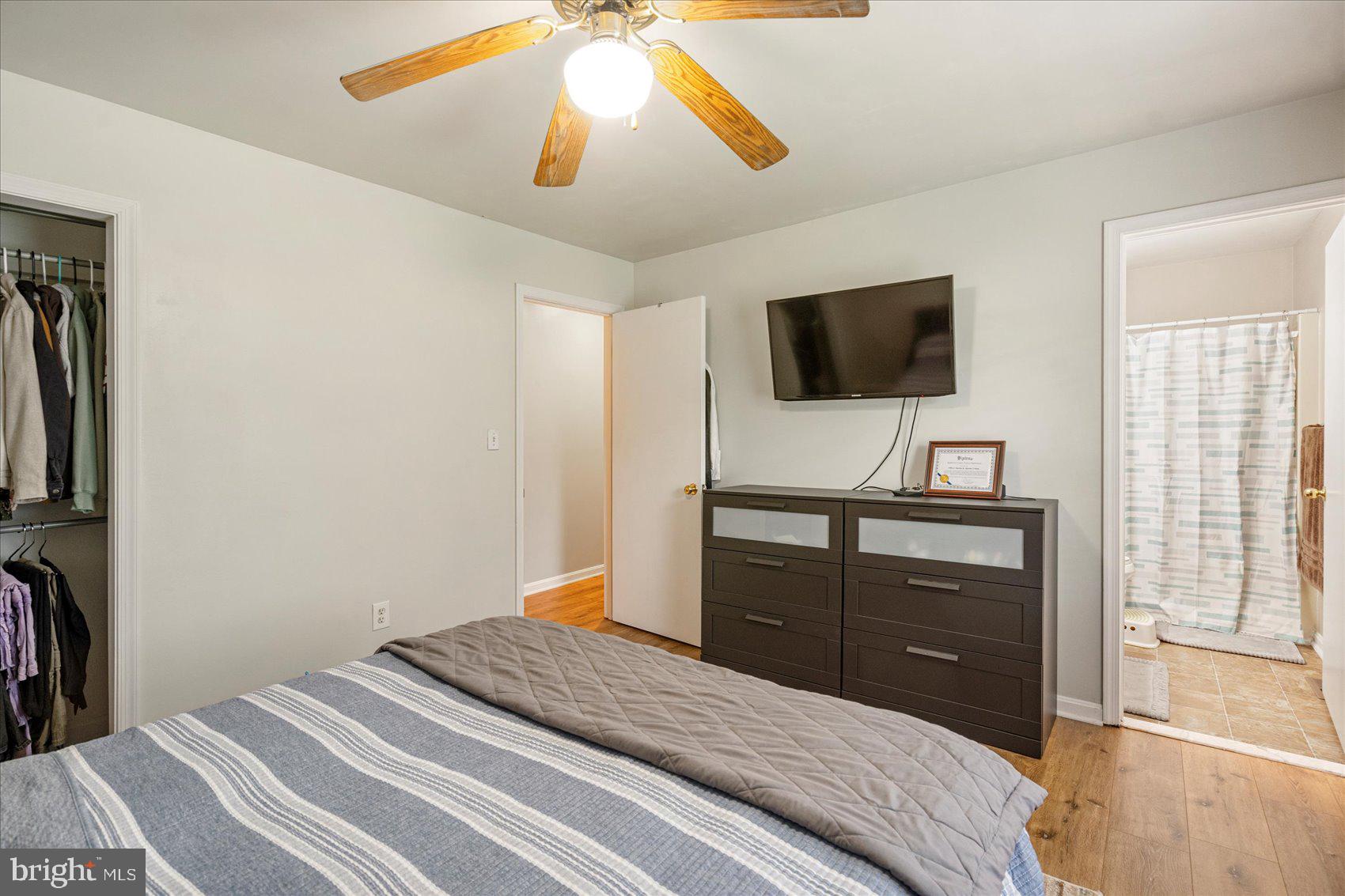 GOLDEN TREE - Residential