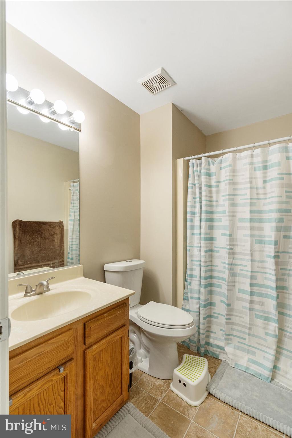 GOLDEN TREE - Residential