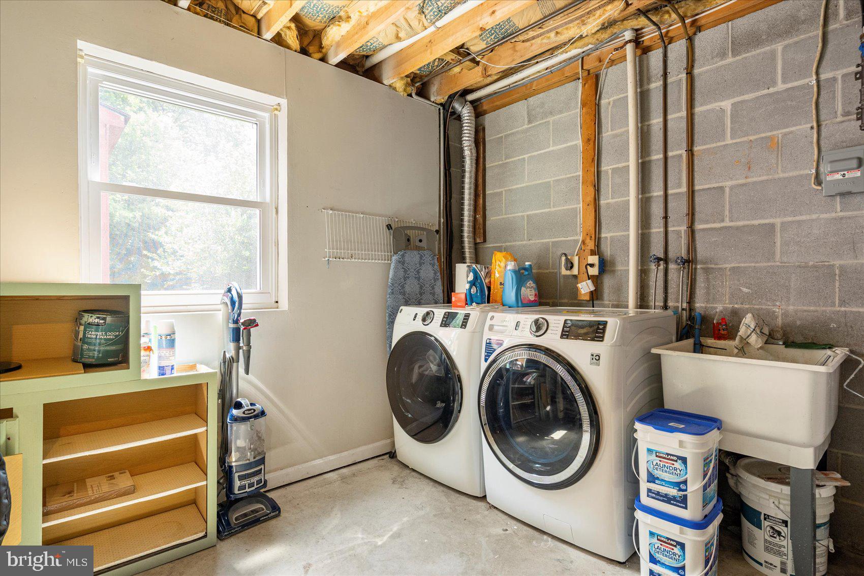 GOLDEN TREE - Residential