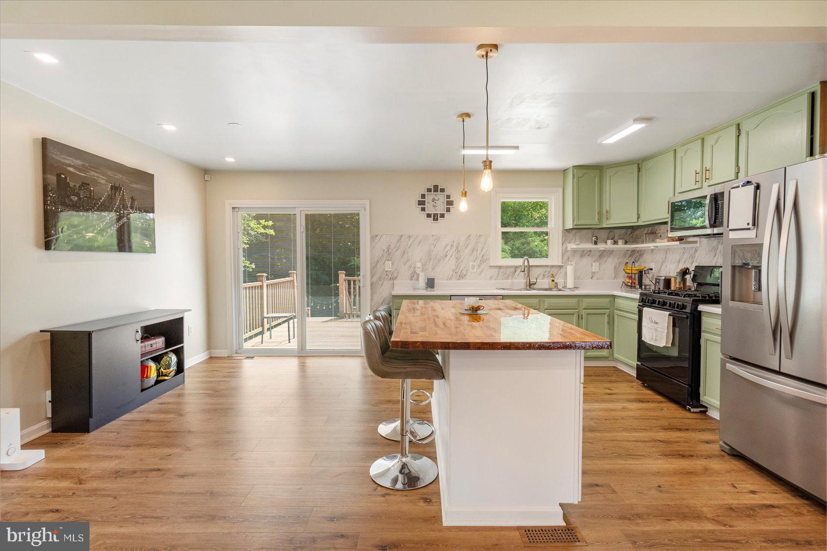 GOLDEN TREE - Residential