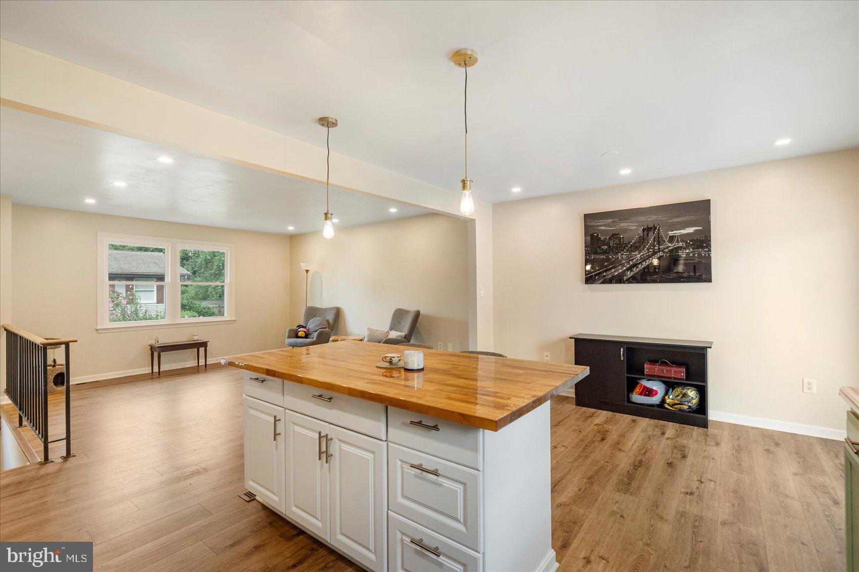 GOLDEN TREE - Residential