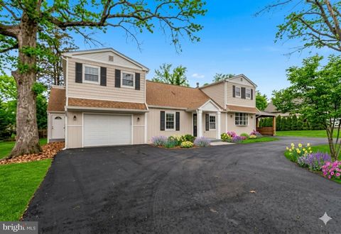 Photo of 4816 Edwards Street, ALEXANDRIA, VA 22312 (MLS # VAFX2294490)