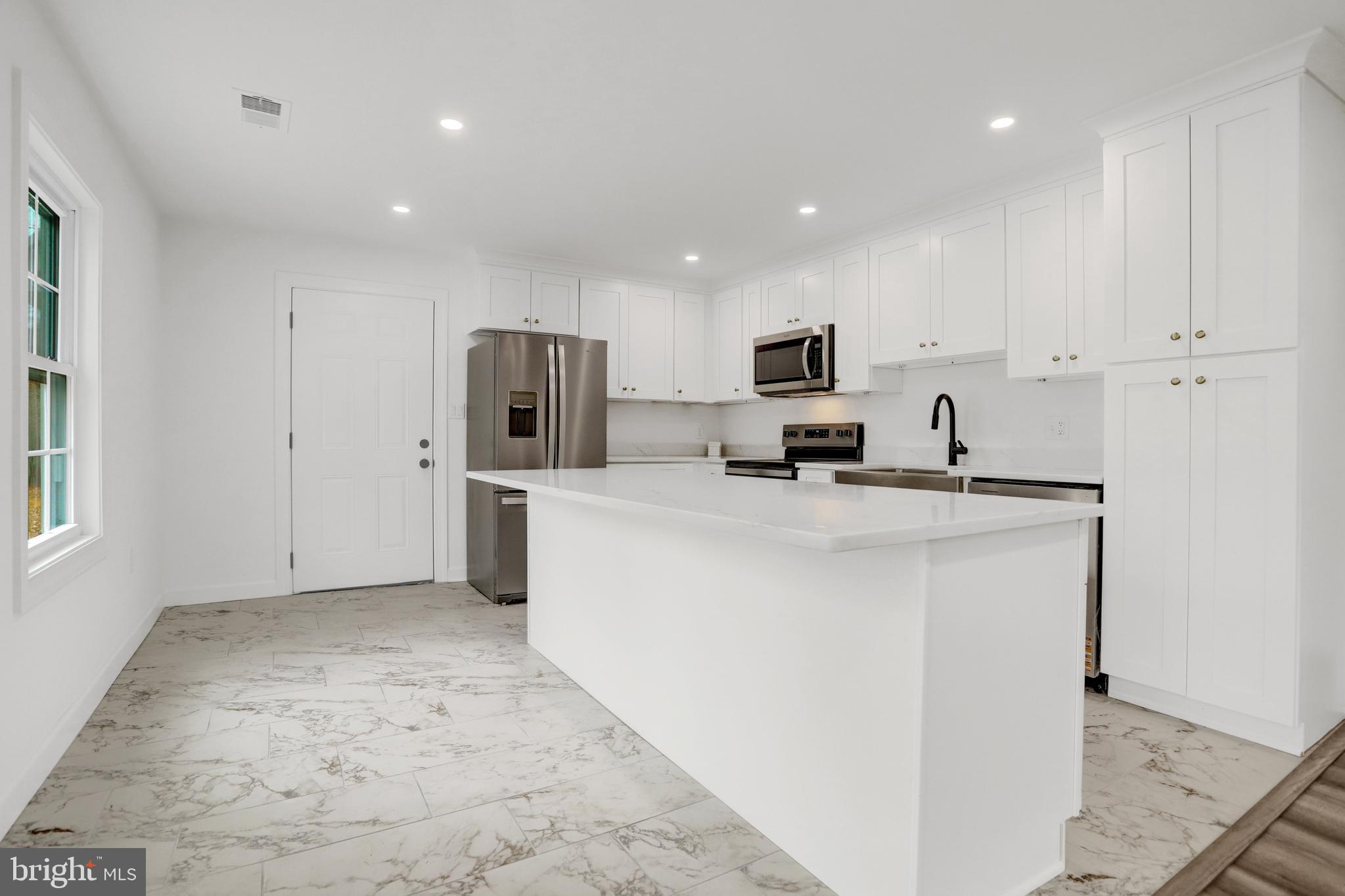 LINCOLNIA - Residential