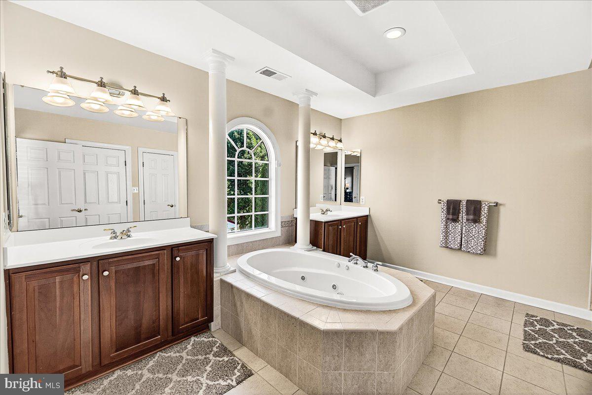 ADAMSTOWN COMMONS - Residential