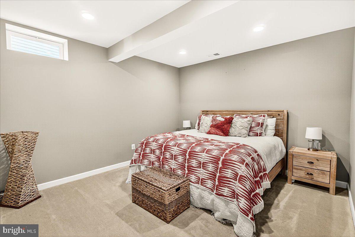 ADAMSTOWN COMMONS - Residential