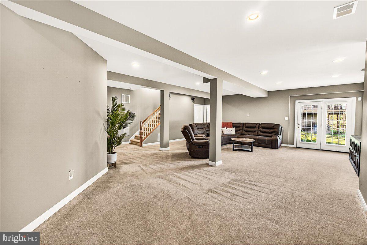 ADAMSTOWN COMMONS - Residential