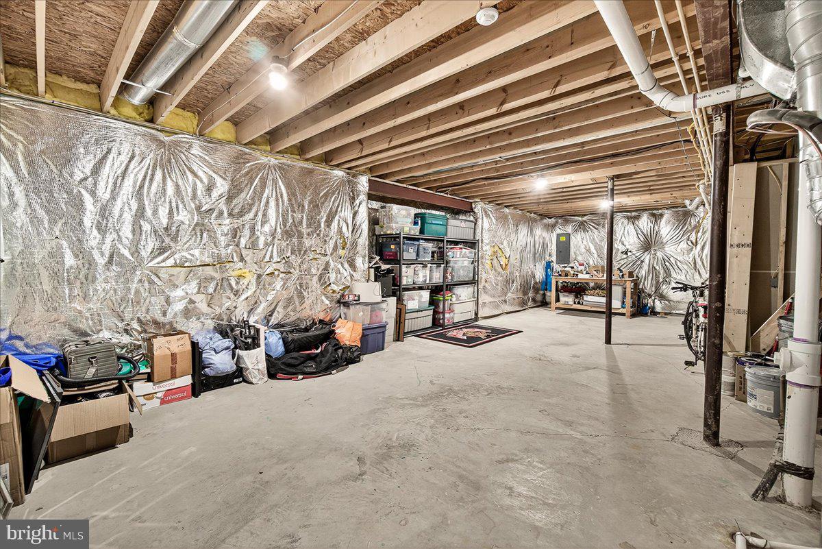 ADAMSTOWN COMMONS - Residential