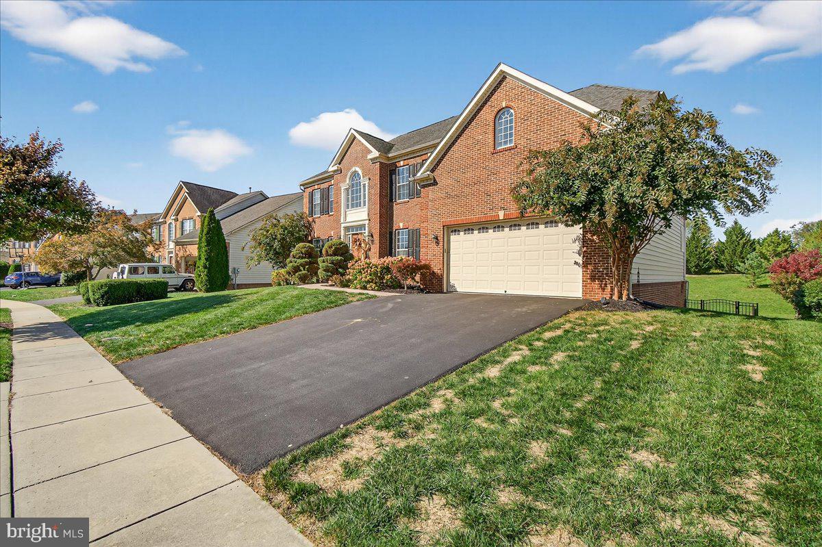 ADAMSTOWN COMMONS - Residential