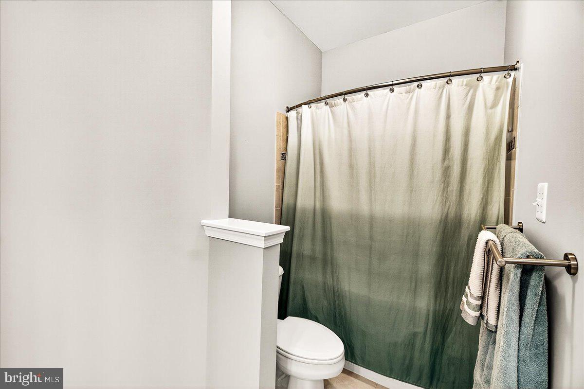 ADAMSTOWN COMMONS - Residential