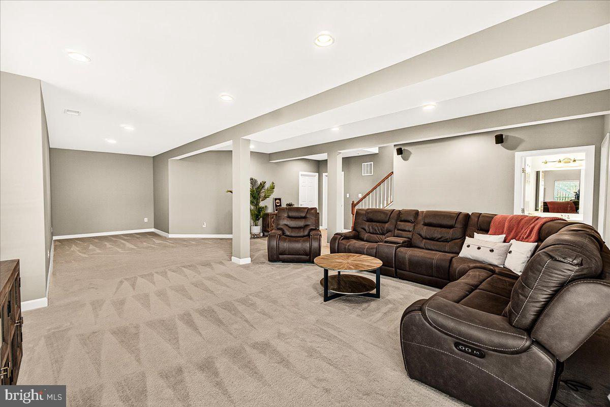 ADAMSTOWN COMMONS - Residential