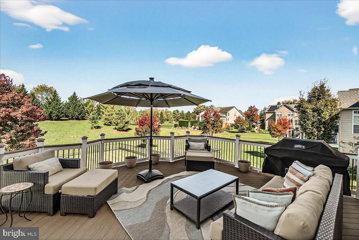 ADAMSTOWN COMMONS - Residential