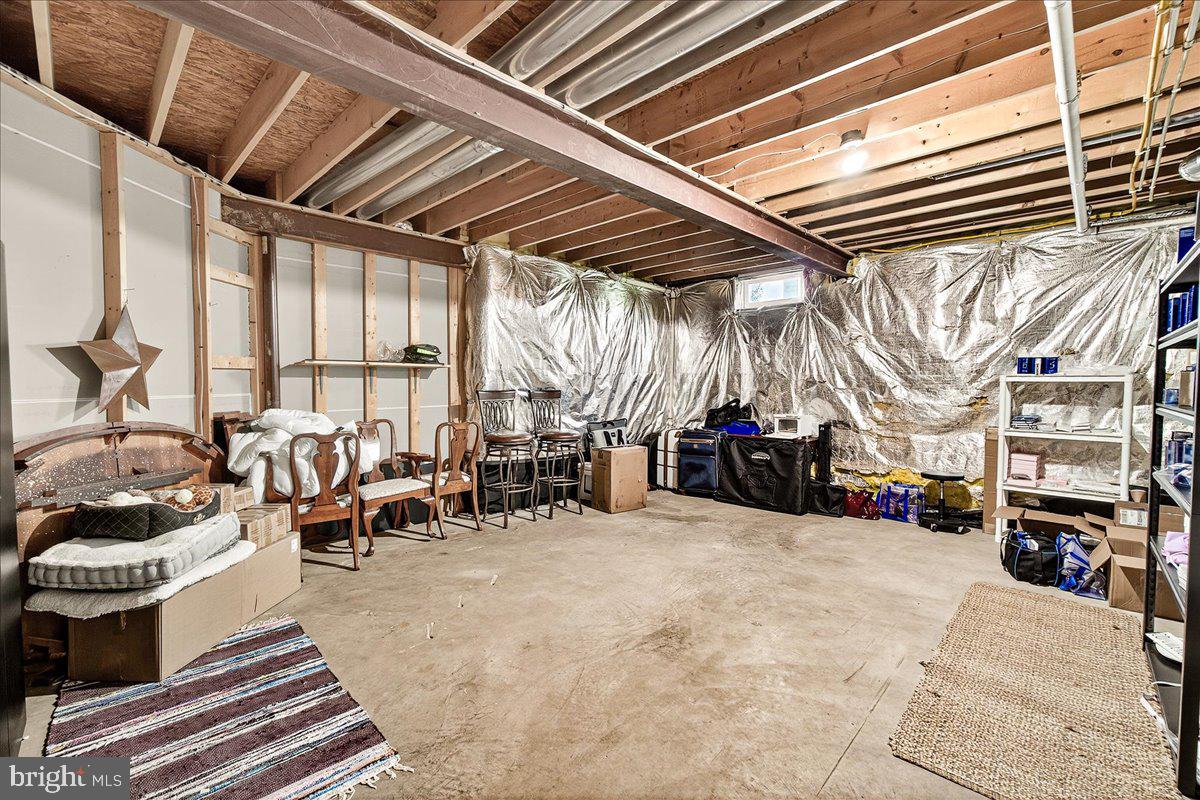 ADAMSTOWN COMMONS - Residential