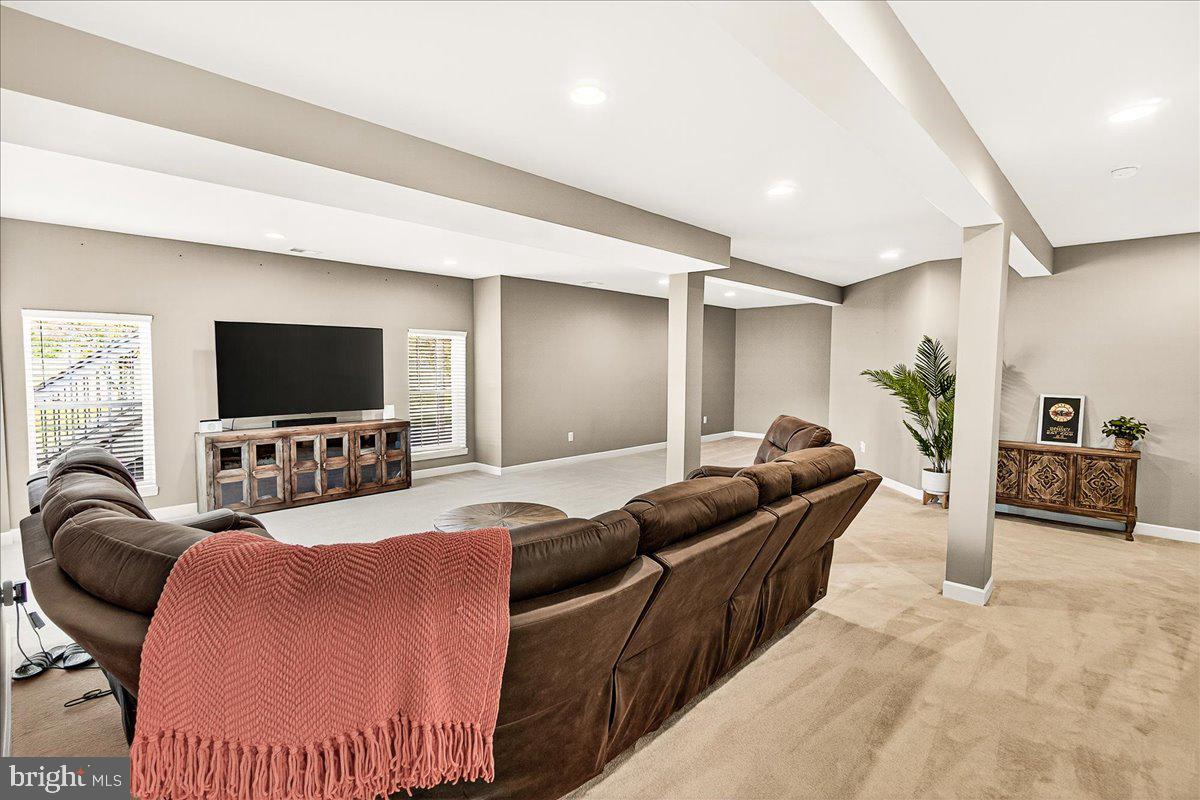 ADAMSTOWN COMMONS - Residential