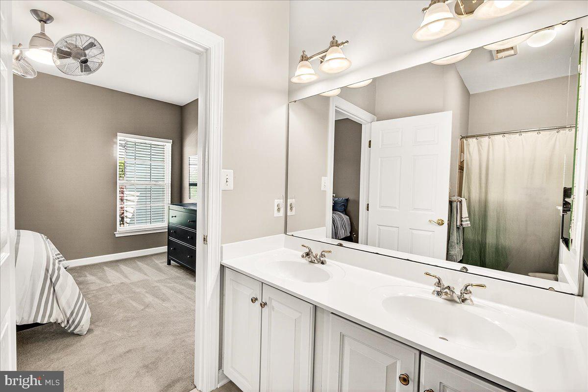 ADAMSTOWN COMMONS - Residential