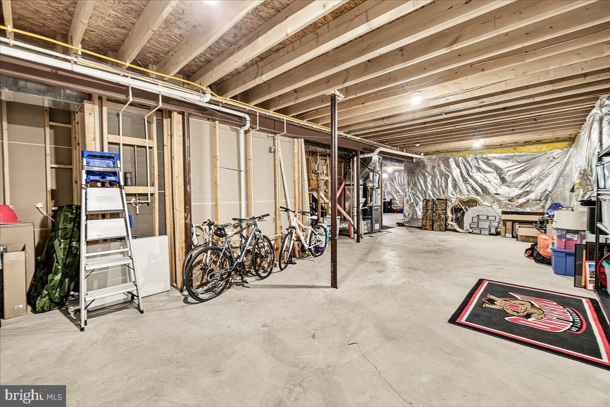 ADAMSTOWN COMMONS - Residential