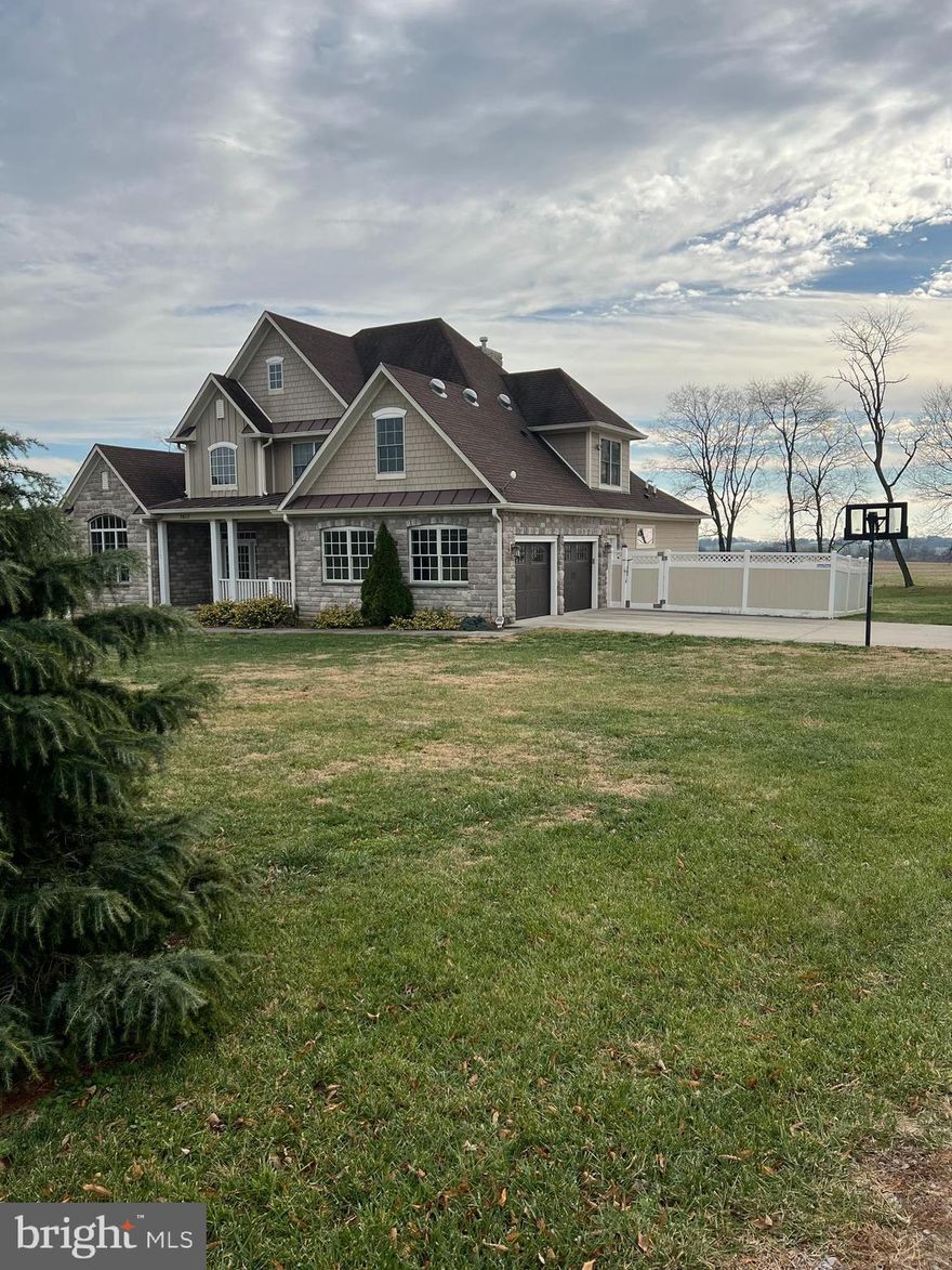 A REMARKABLE CUSTOM HOME, ON A BEAUTIFUL ACRE......THREE FINISHED LEVELS.......THIS  HOME
HAS BEEN PAMPERED AND GENTLY CARED FOR..............COME FIND THIS MOST COMFORTABLE, AS YOUR NEXT HOME...............GEOTHERMAL CENTRAL HEAT AND AIRCONDITIONING.......A GREAT AFFORDABLE WAY TO HEAT & CAC.
THE MUD ROOM HAS A CUSTOM PET SHOWER BATH....................AND PRIVATE YARD.............
ALONGSIDE THIS PROPERTY IS  A 45X35 GARAGE BUILDING WITH HIGH  CEILINGS,  OF 20 FOOT.