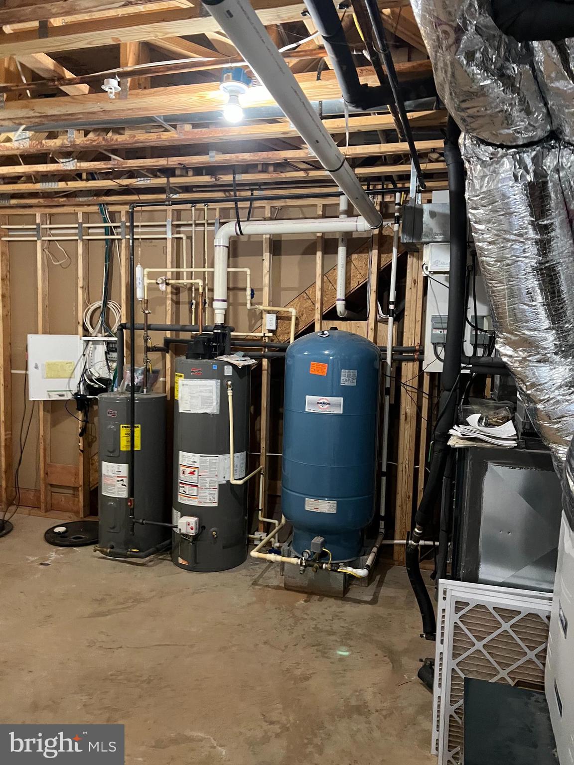 MANORWOOD - Residential Lease