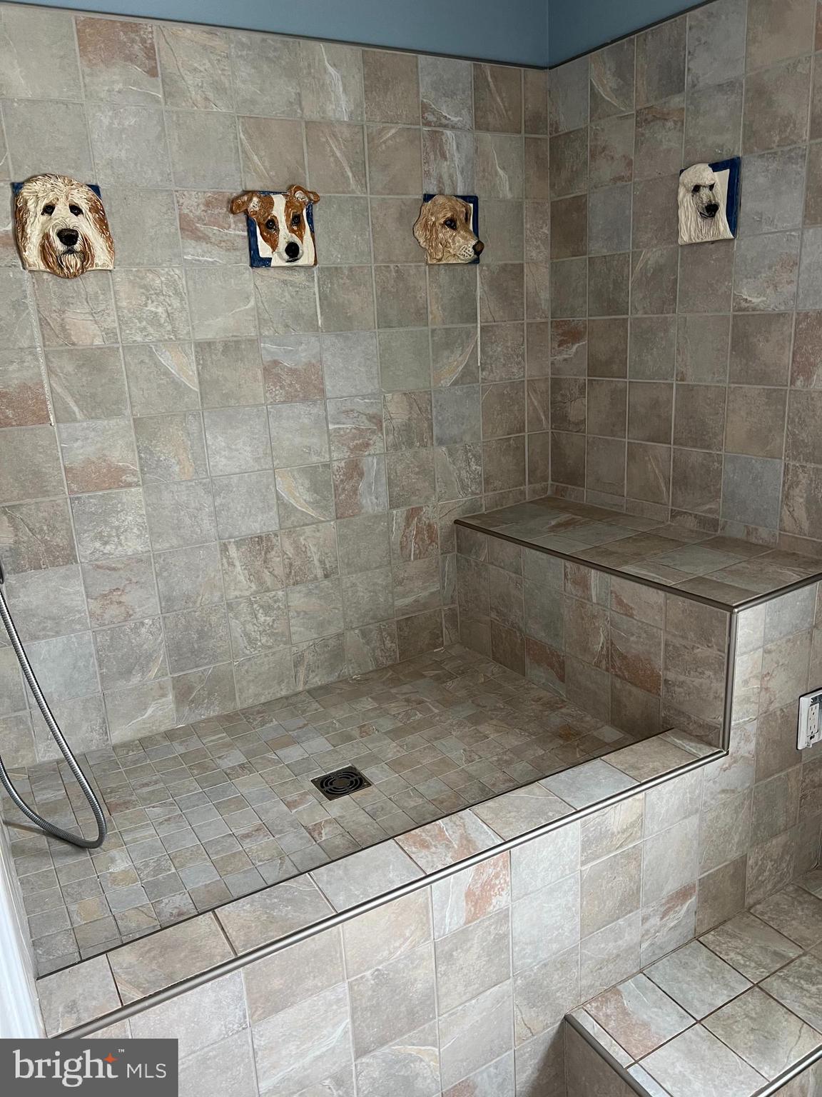 MANORWOOD - Residential Lease