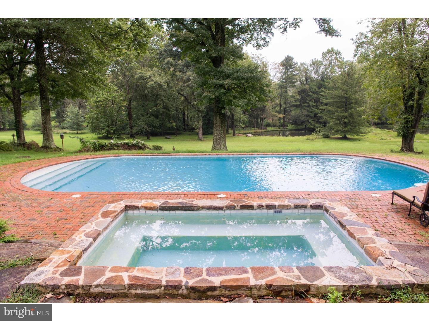 RADNOR HUNT - Residential