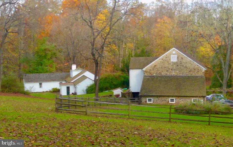 RADNOR HUNT - Residential