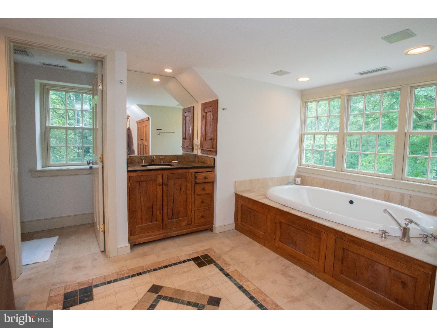 RADNOR HUNT - Residential