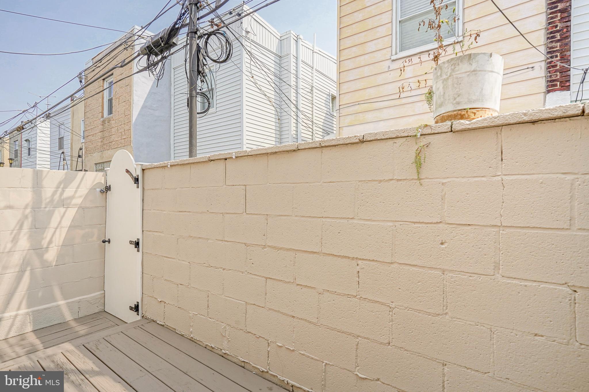 LOWER MOYAMENSING - Residential