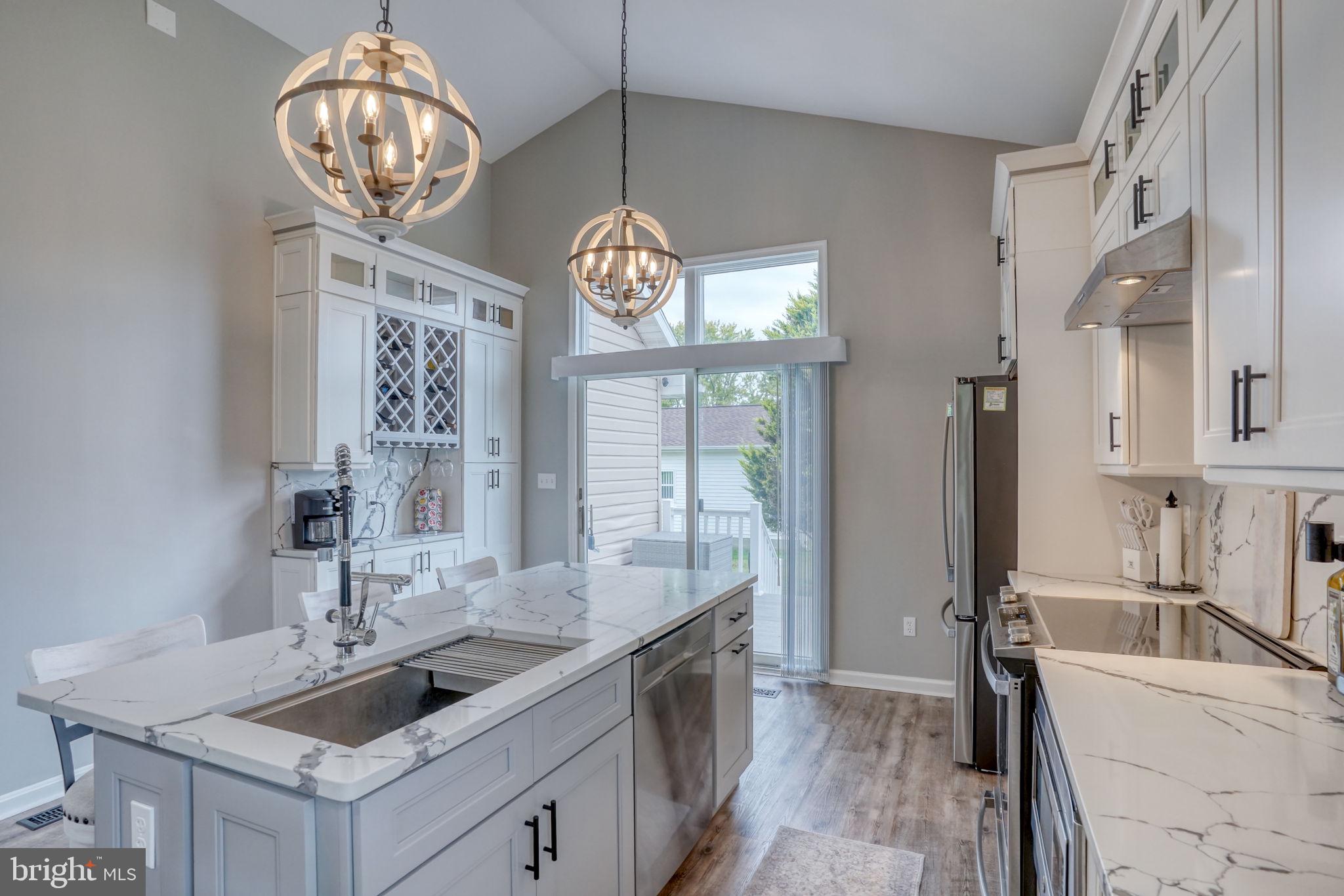 BAYVIEW ESTATES - Residential